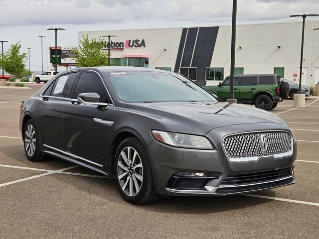 Used 2017 Lincoln Continental Premiere image 3
