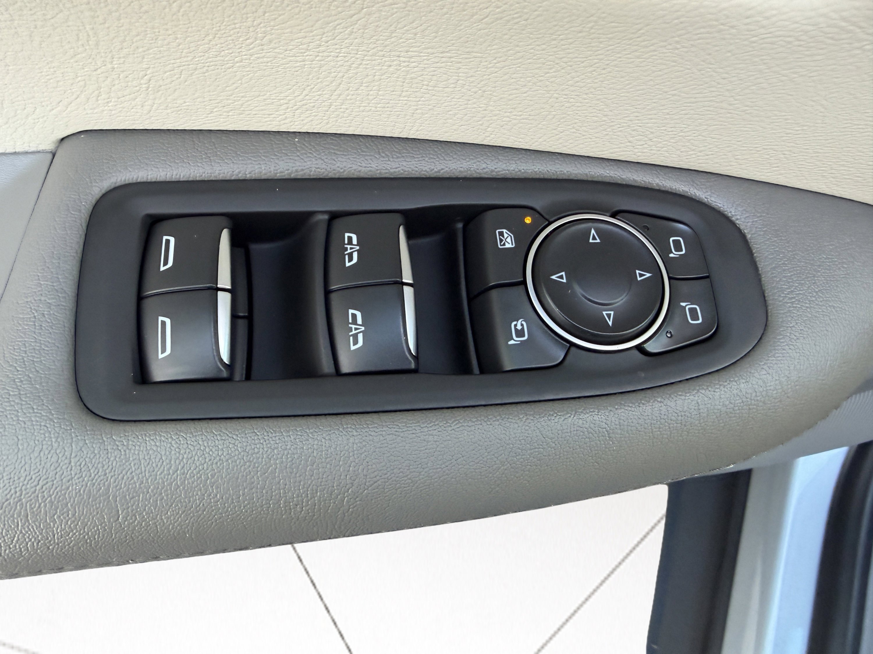 Used 2025 Cadillac XT5 Premium Luxury image 27