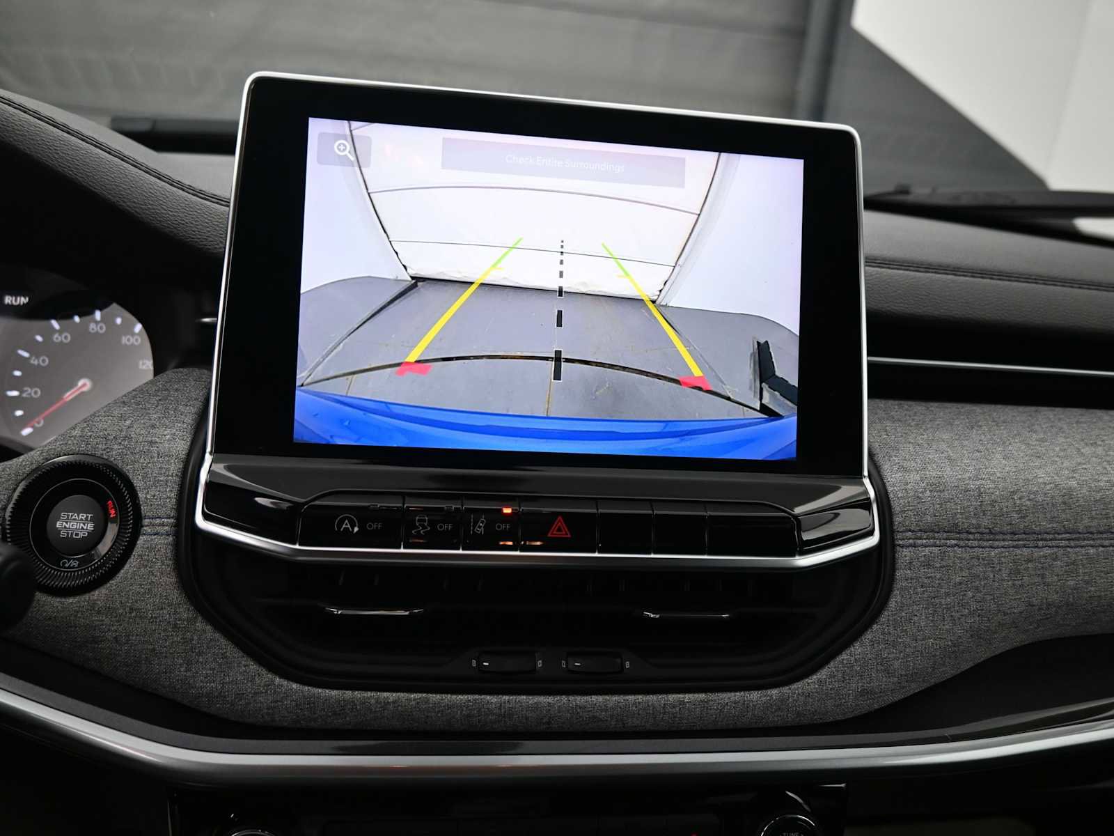 Used 2024 Jeep Compass Latitude w/ Convenience Group image 8