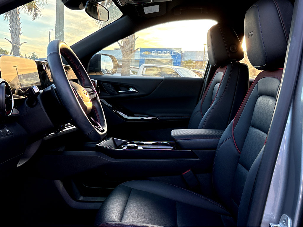 Used 2025 Chevrolet Equinox RS image 17