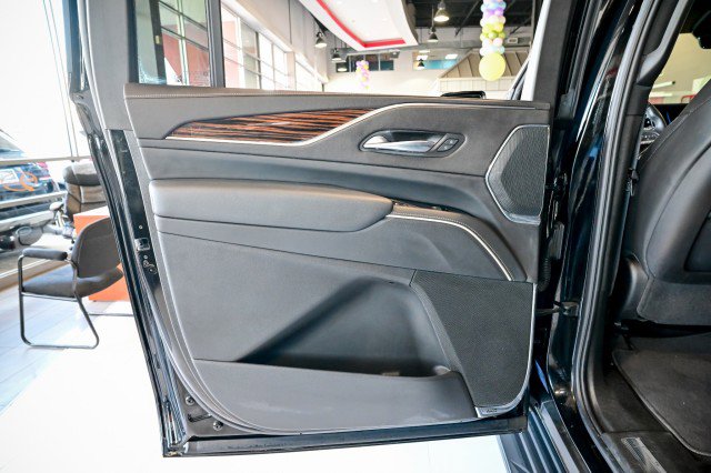 Used 2023 Cadillac Escalade ESV Premium Luxury image 20