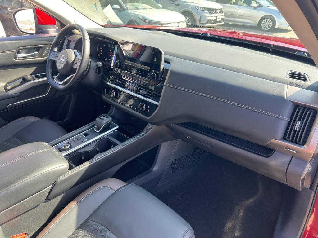 Certified 2024 Nissan Pathfinder Platinum AWD/4WD image 23