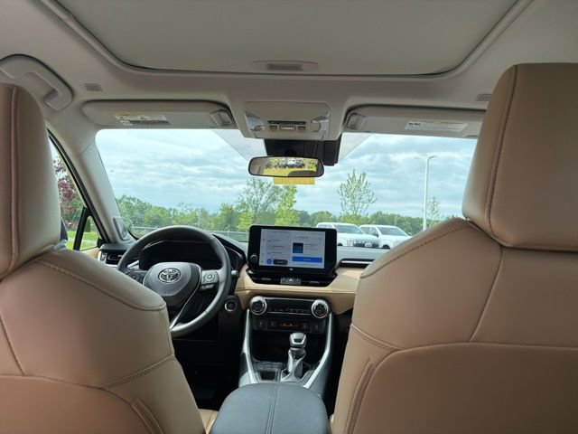 Used 2025 Toyota RAV4 XLE Premium w/ Weather Package AWD/4WD image 17