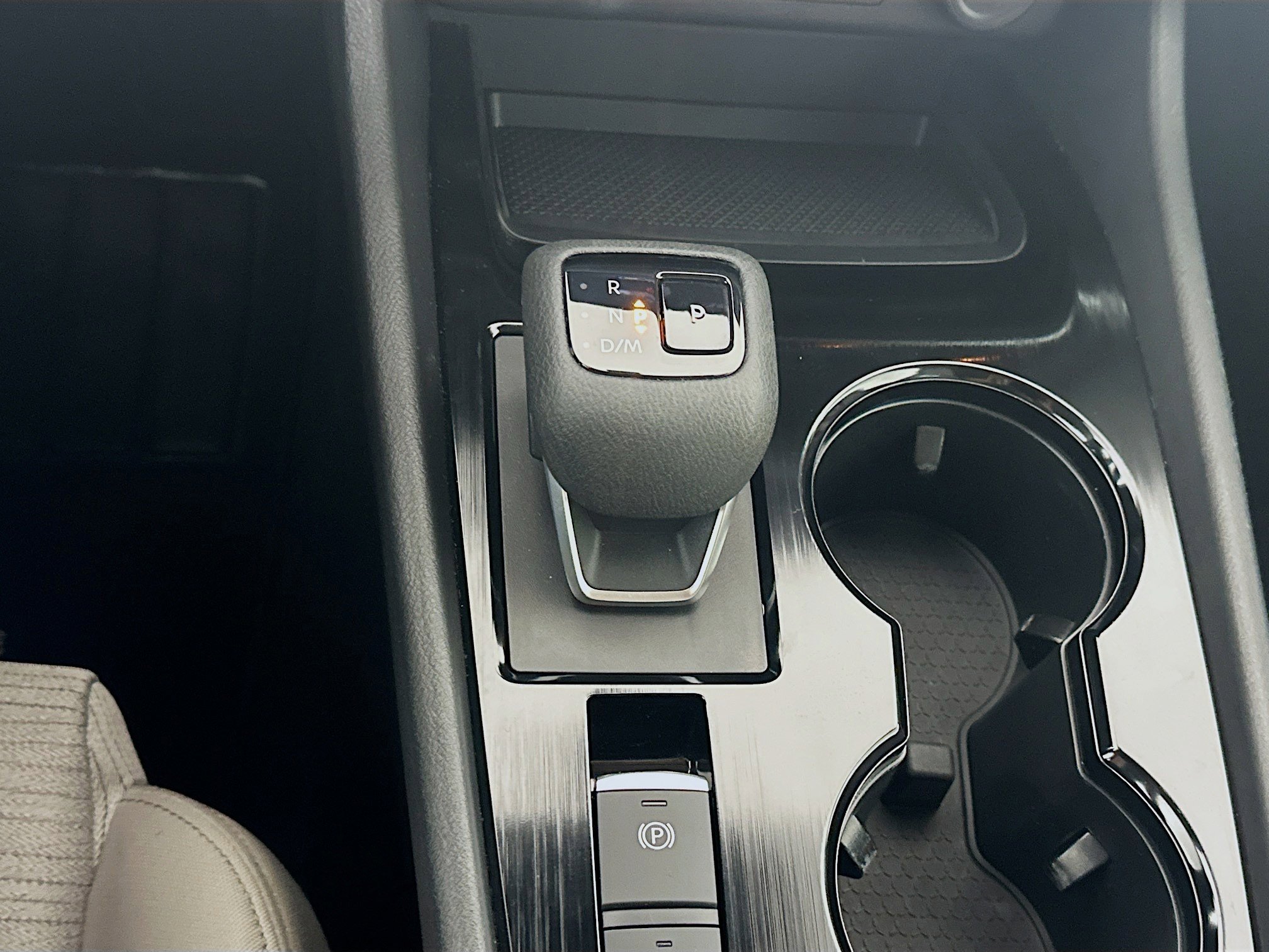 Used 2023 Nissan Rogue SV image 24