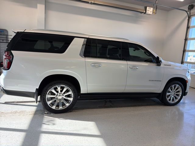 Used 2024 Chevrolet Suburban High Country w/ Advanced Technology Package image 11