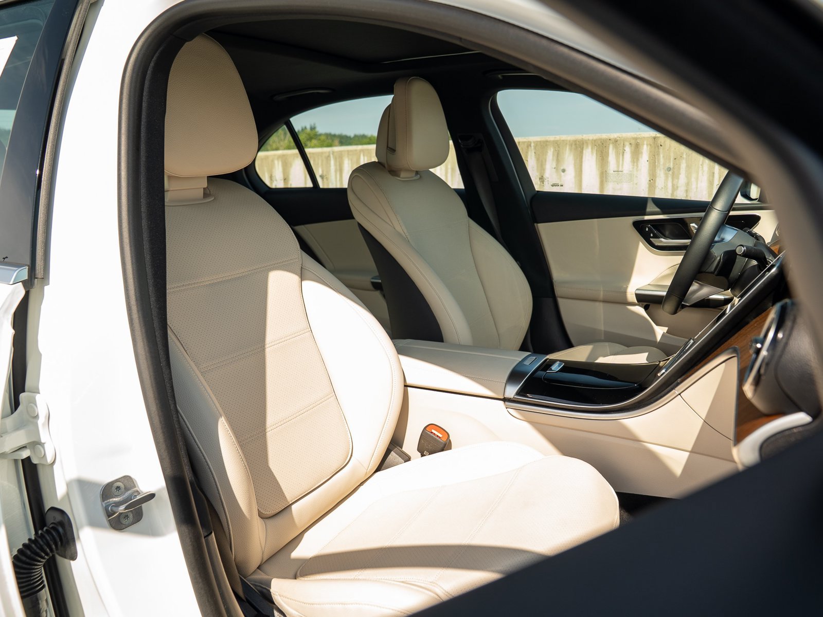 Used 2024 Mercedes-Benz C 300 4MATIC Sedan image 30