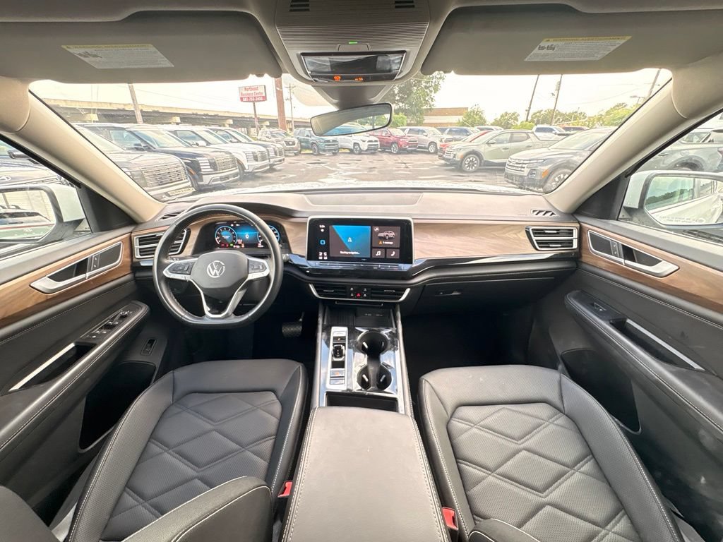 Used 2025 Volkswagen Atlas SE FWD image 29