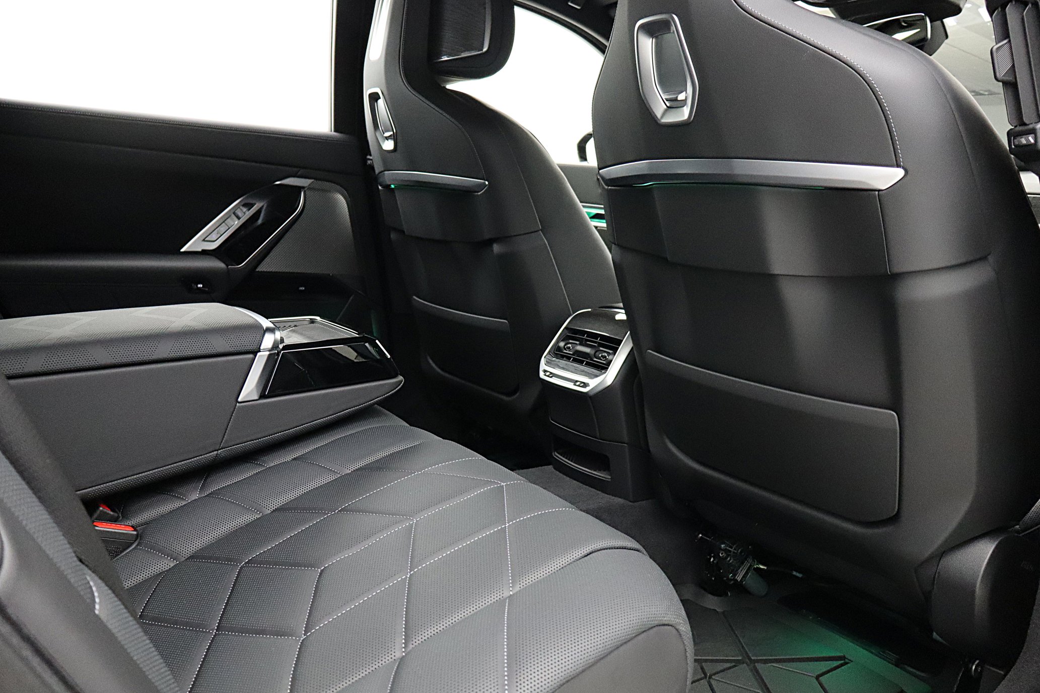 Used 2023 BMW i7 xDrive60 image 35