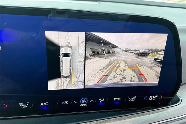 Used 2025 Chevrolet Suburban Z71 image 14