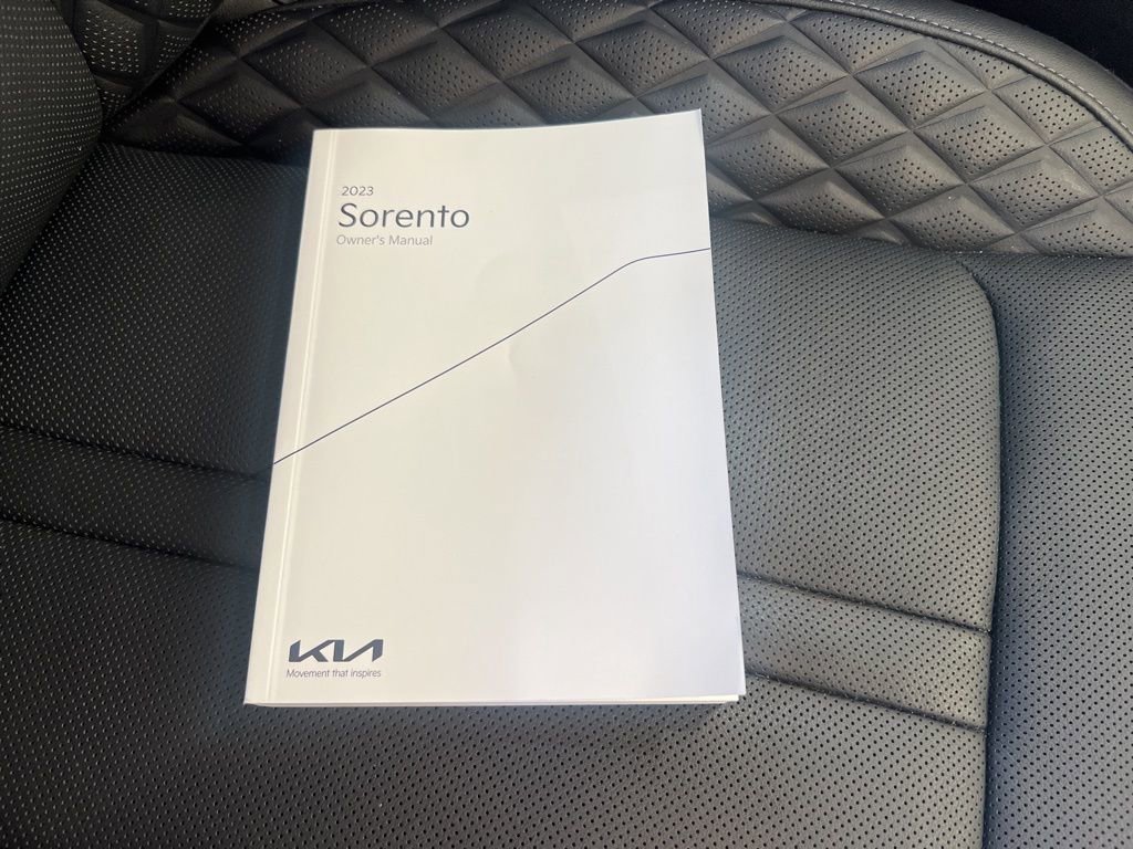 Certified 2023 Kia Sorento SX image 27