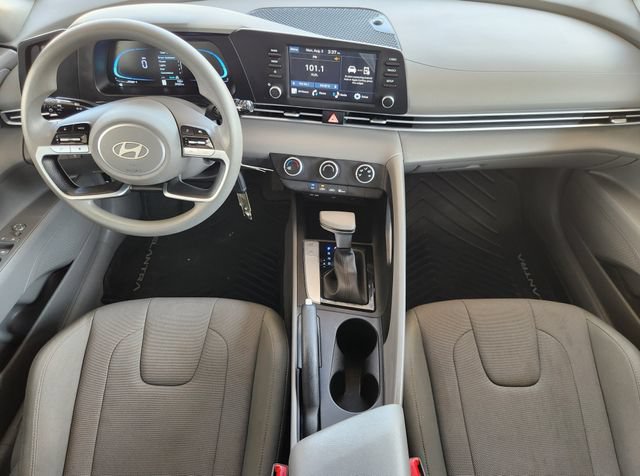 Used 2025 Hyundai Elantra SE FWD image 25