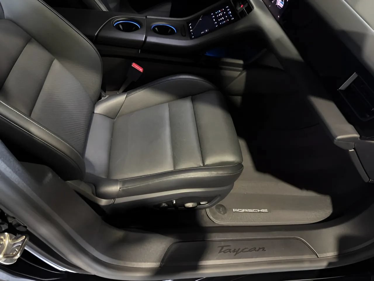 Used 2022 Porsche Taycan RWD image 23