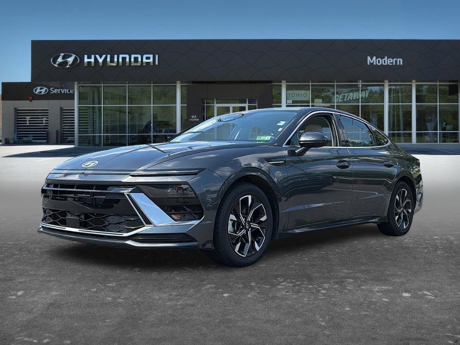 Certified 2025 Hyundai Sonata SEL FWD image 1