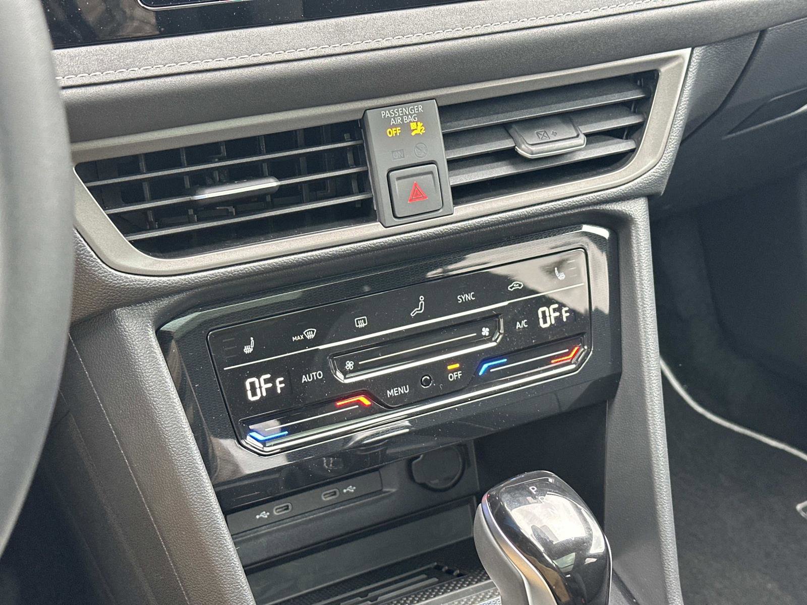 New 2026 Volkswagen Taos SE FWD image 31