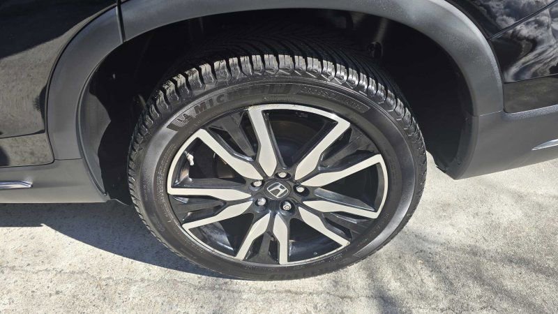 Used 2020 Honda Pilot Elite image 11