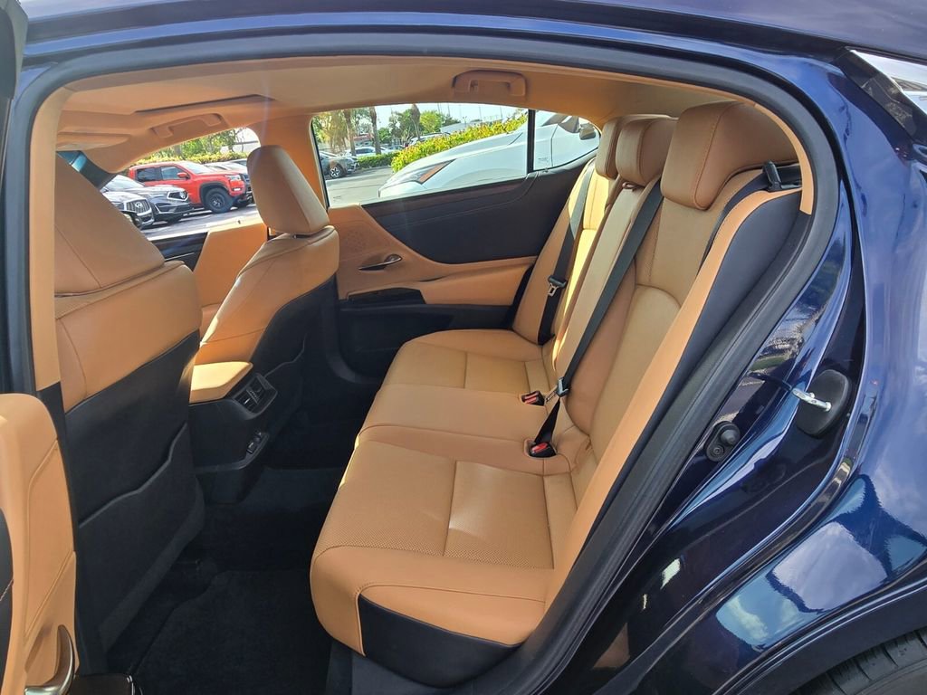 Used 2022 Lexus ES 350 w/ Premium Package image 12