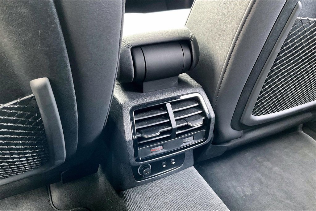 Used 2025 Audi Q3 2.0T Premium image 32