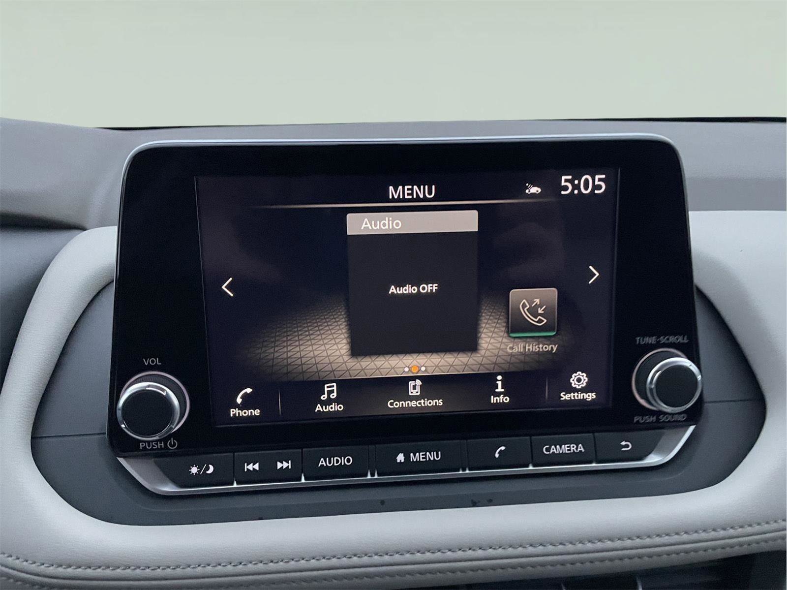 Used 2025 Nissan Rogue SV image 28