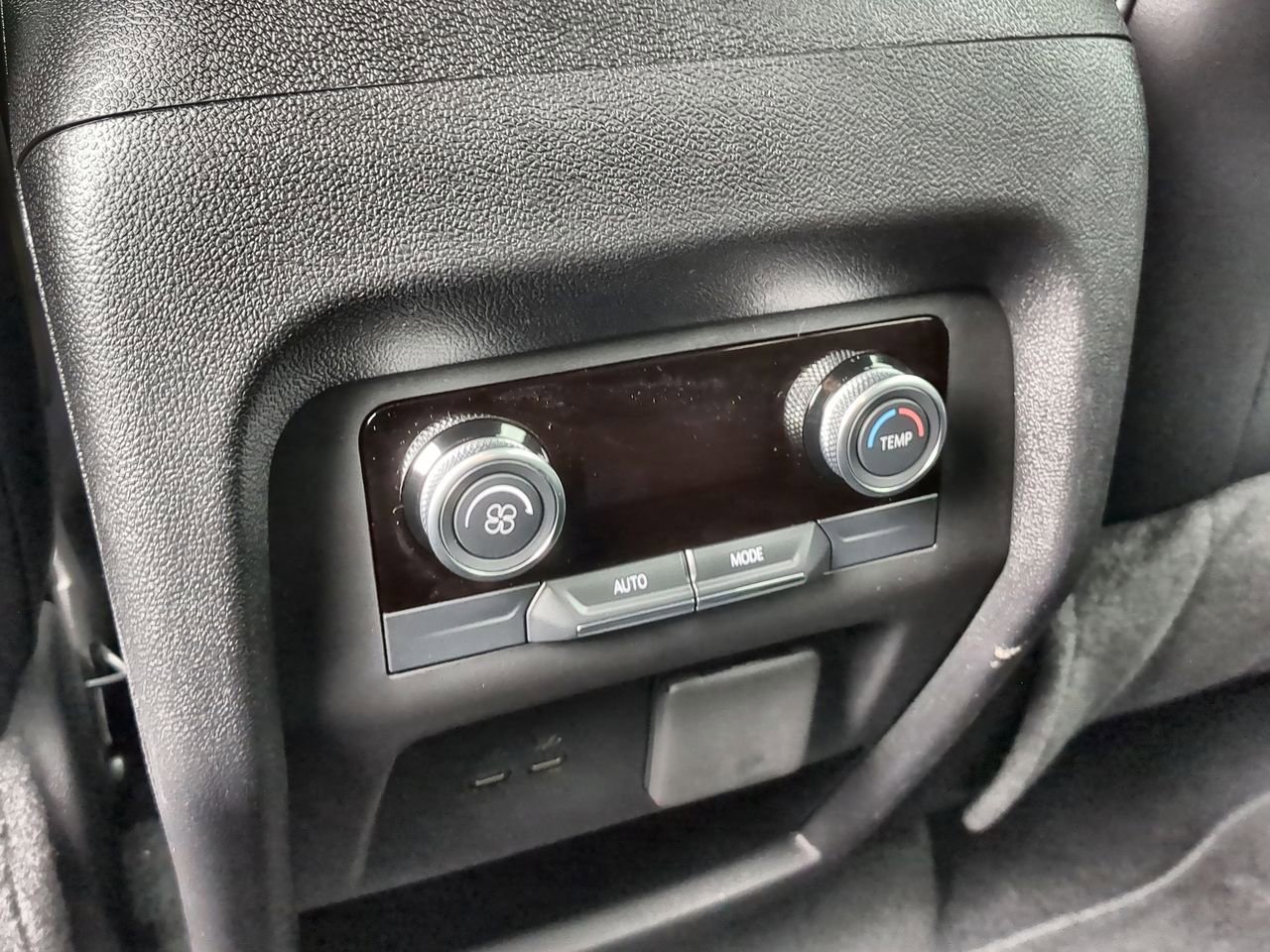 Used 2025 Buick Enclave Preferred w/ Power Package image 21