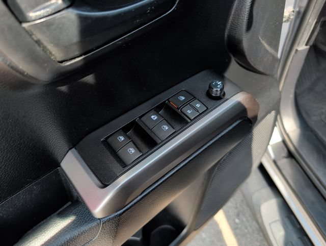 Used 2021 Toyota Tacoma SR5 AWD/4WD image 16