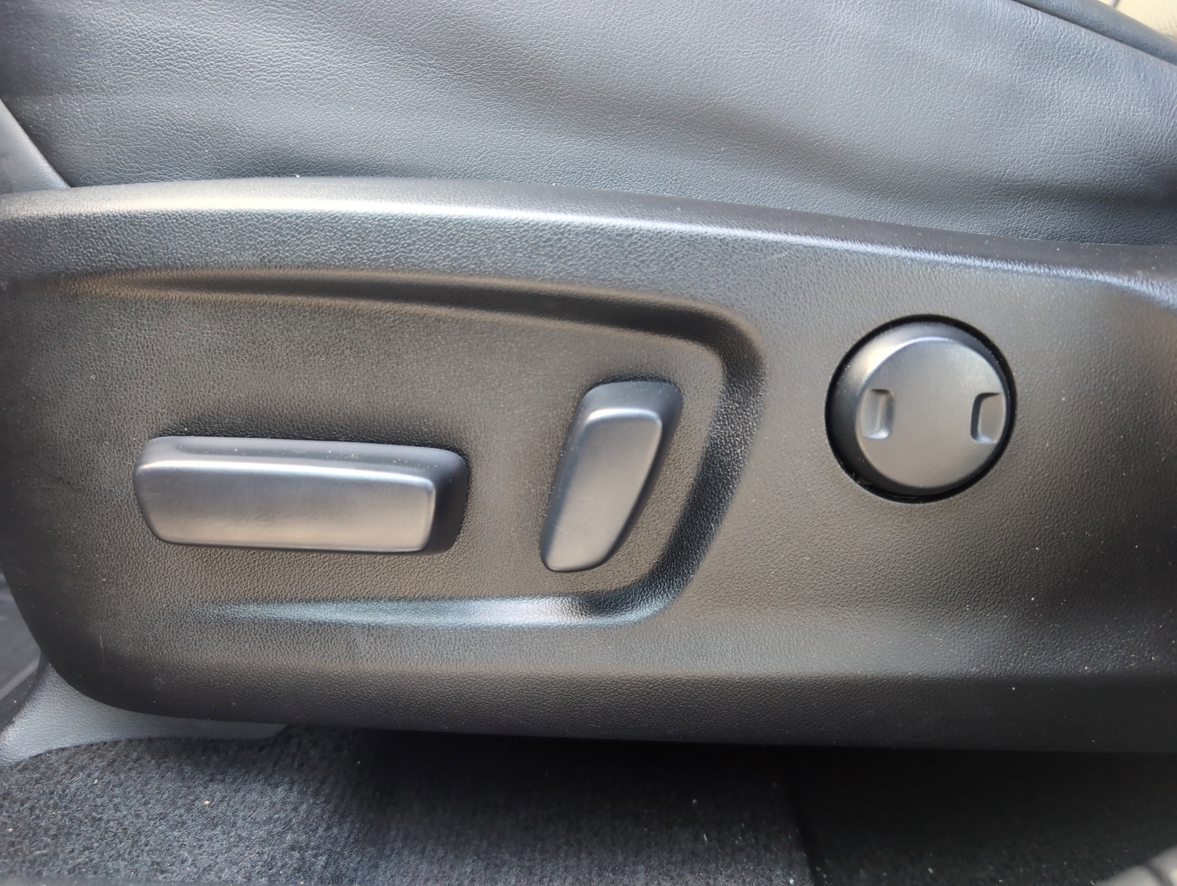 Used 2022 Lexus RX 350 F Sport w/ Accessory Package image 17