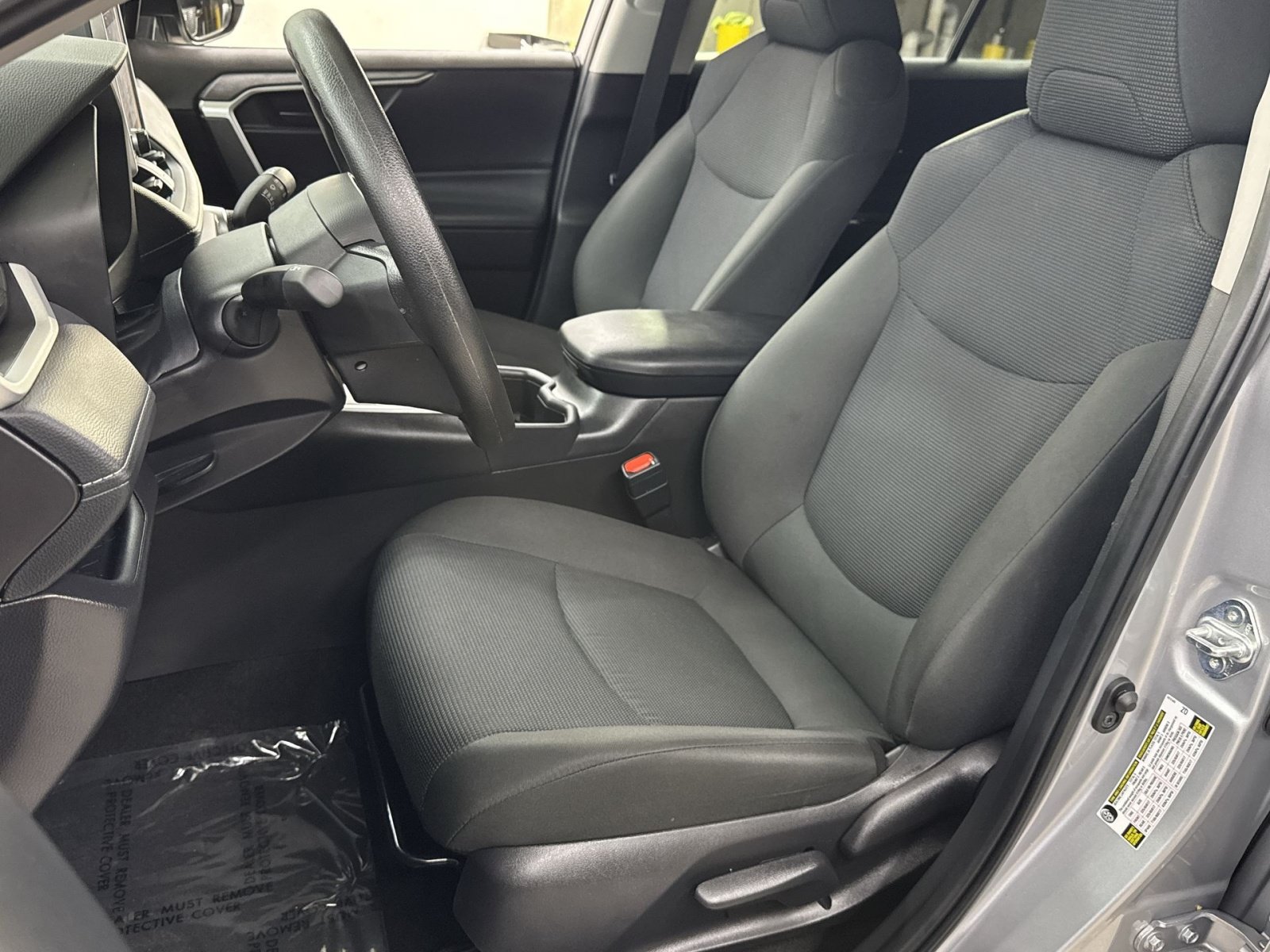 Used 2025 Toyota RAV4 LE AWD/4WD image 25