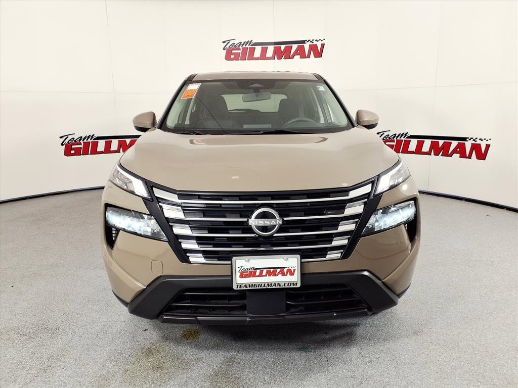 Used 2024 Nissan Rogue SV image 4