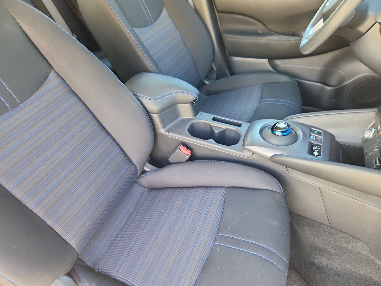 Used 2025 Nissan Leaf S FWD image 13