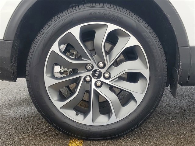 Used 2022 Lincoln Nautilus Reserve image 9