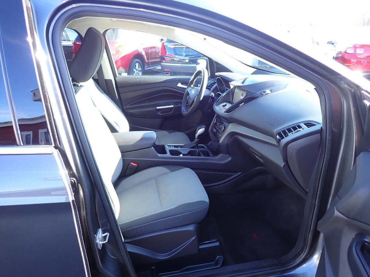 Used 2019 Ford Escape SE FWD image 9