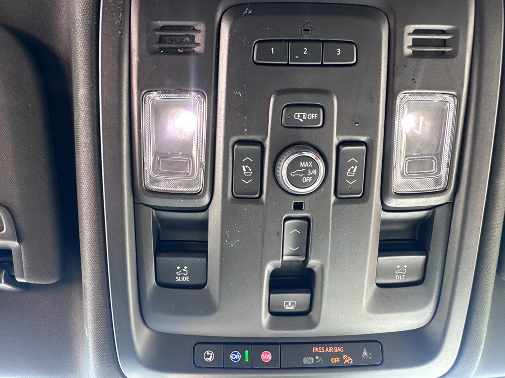 Used 2024 GMC Yukon XL Denali AWD/4WD image 19