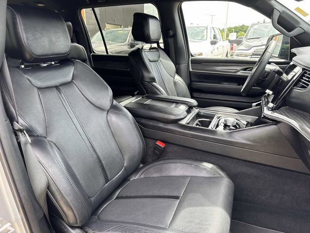 Used 2024 Jeep Wagoneer L Series II w/ Flexible Seating Group image 14