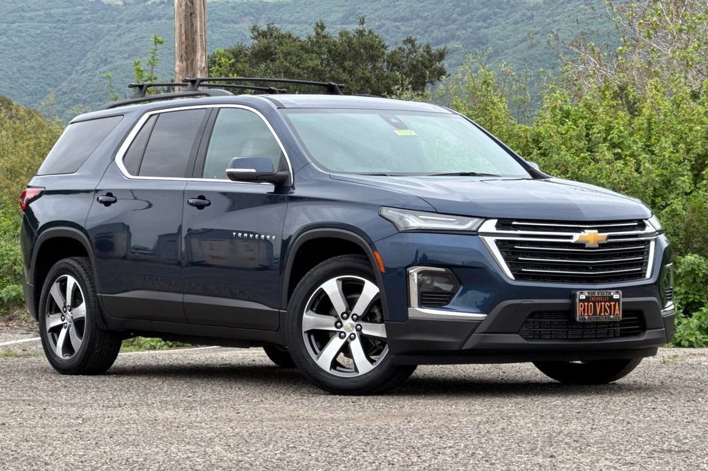 Certified 2023 Chevrolet Traverse LT w/ LT Premium Package image 2