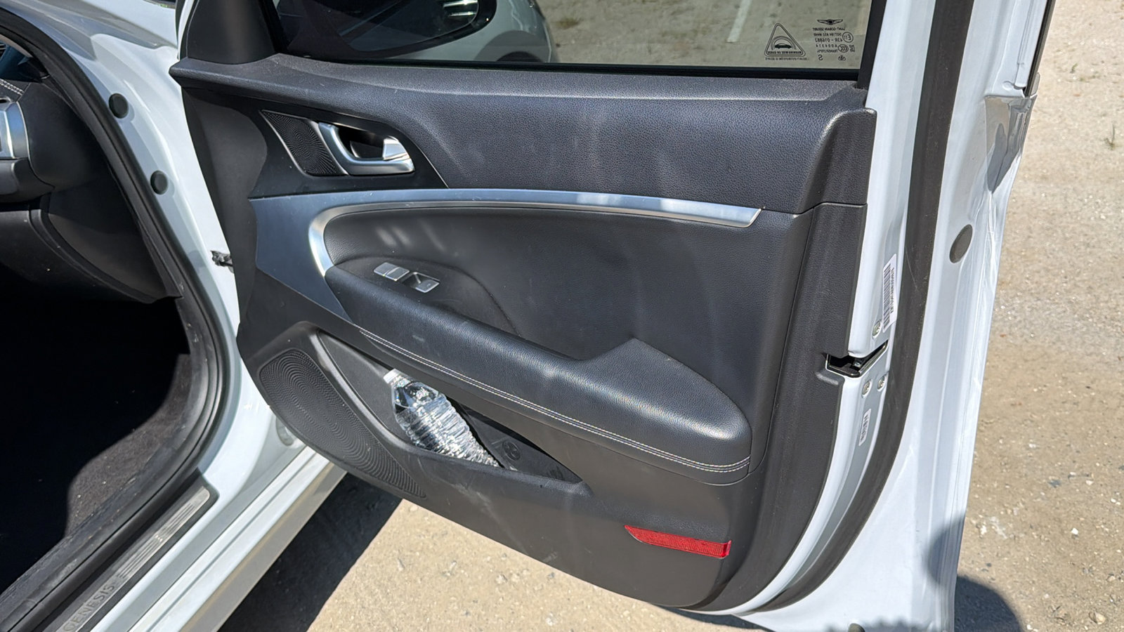 Used 2022 Genesis G70 2.0T image 18