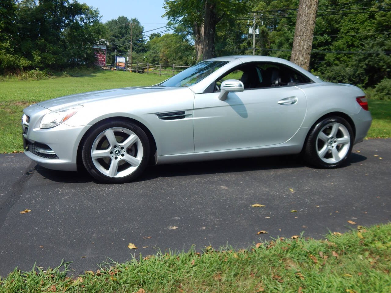 Used 2013 Mercedes-Benz SLK 250 image 3