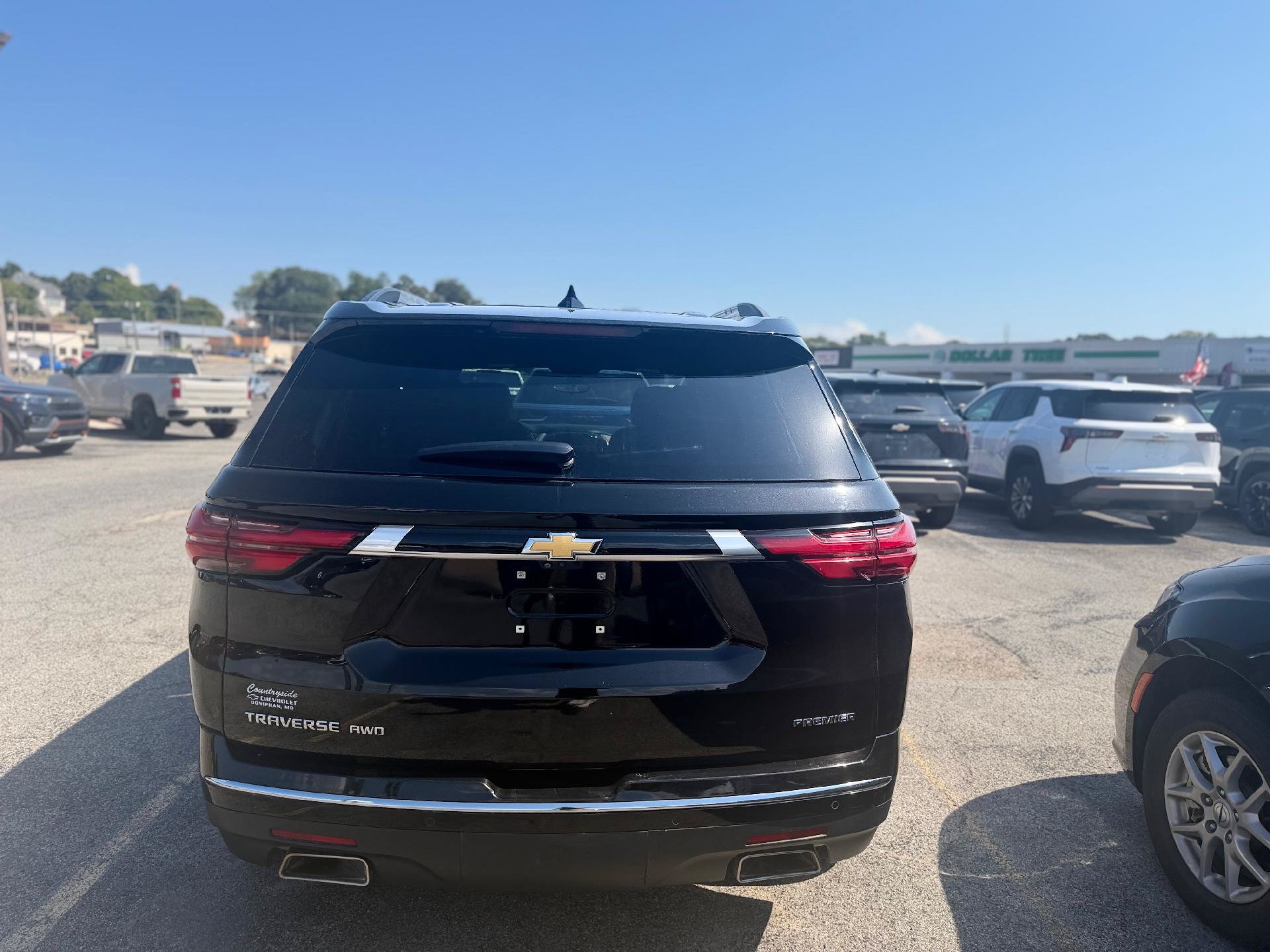 Used 2023 Chevrolet Traverse Premier w/ LPO, Floor Liner Package AWD/4WD image 4