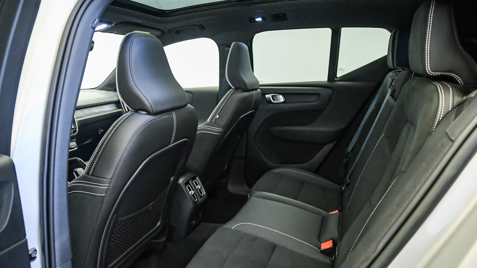 Certified 2023 Volvo XC40 Recharge Plus AWD/4WD image 19