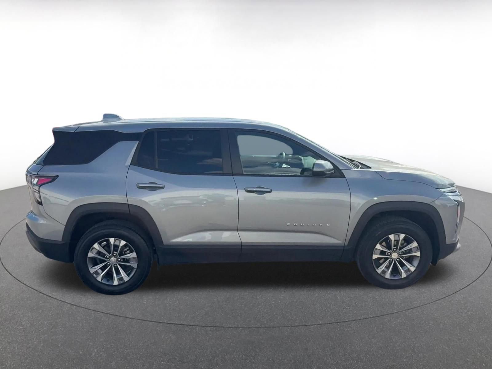 Used 2025 Chevrolet Equinox LT FWD image 16