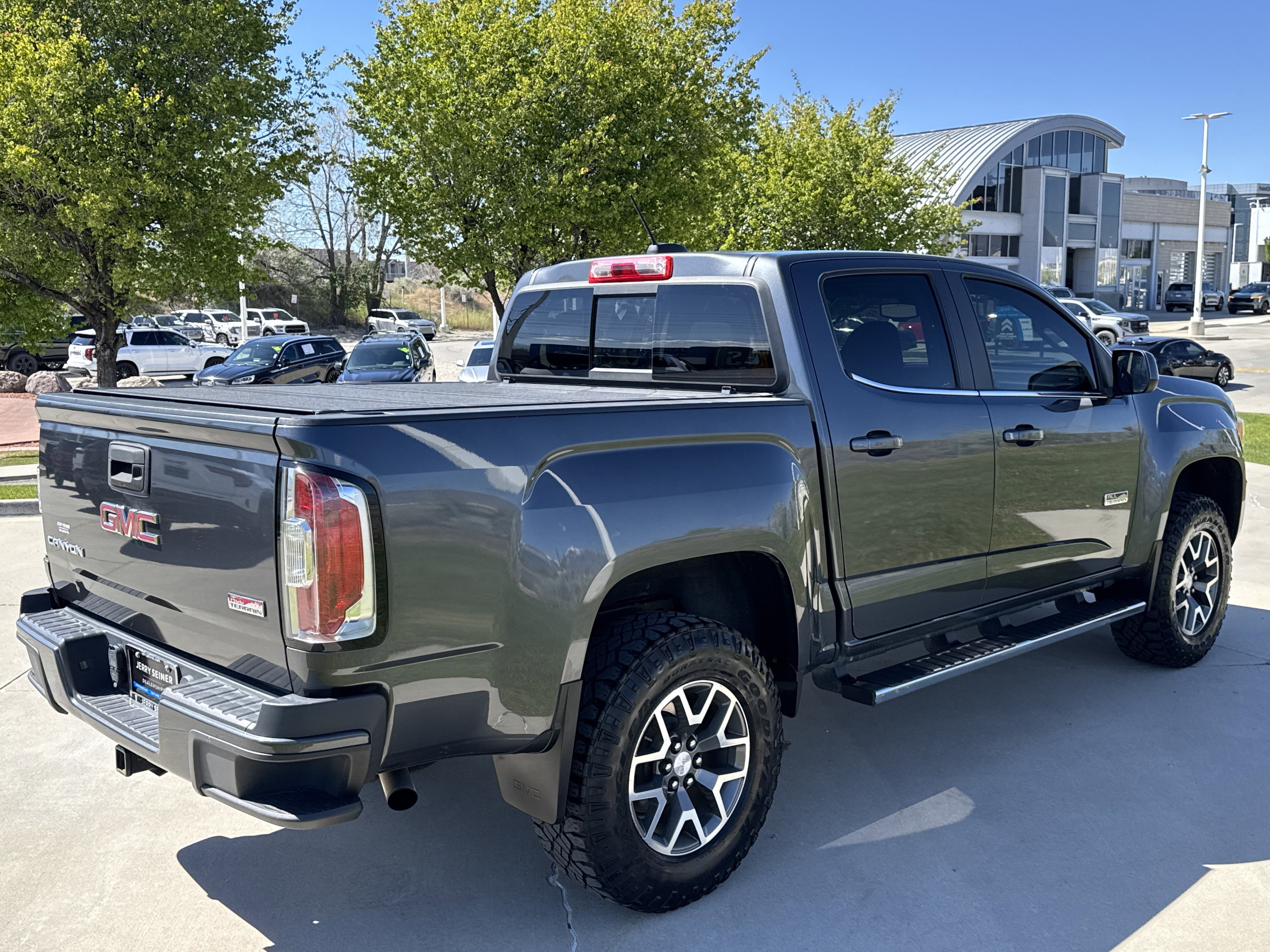 Used 2016 GMC Canyon SLE w/ All Terrain Package AWD/4WD image 5