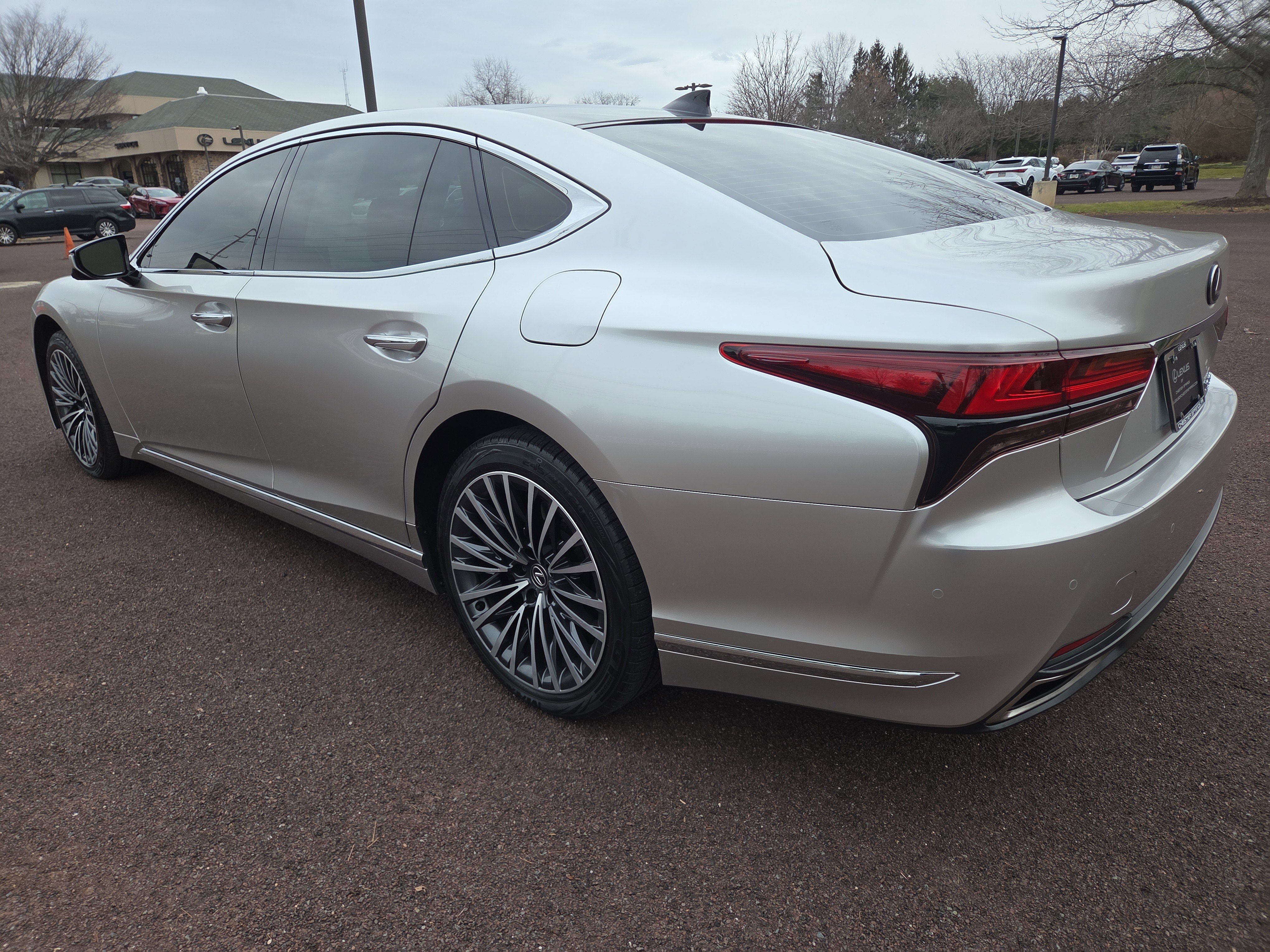 Used 2024 Lexus LS 500 AWD w/ Luxury Package image 5