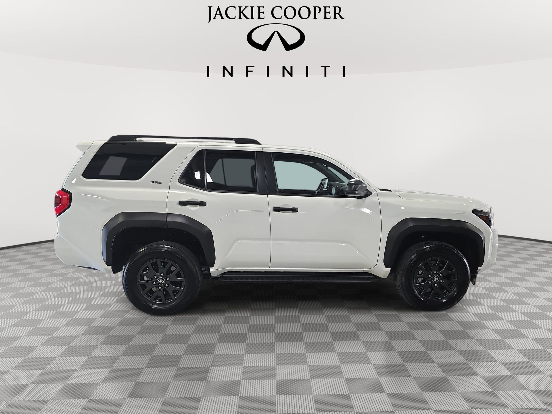 Used 2025 Toyota 4Runner SR5 AWD/4WD image 4