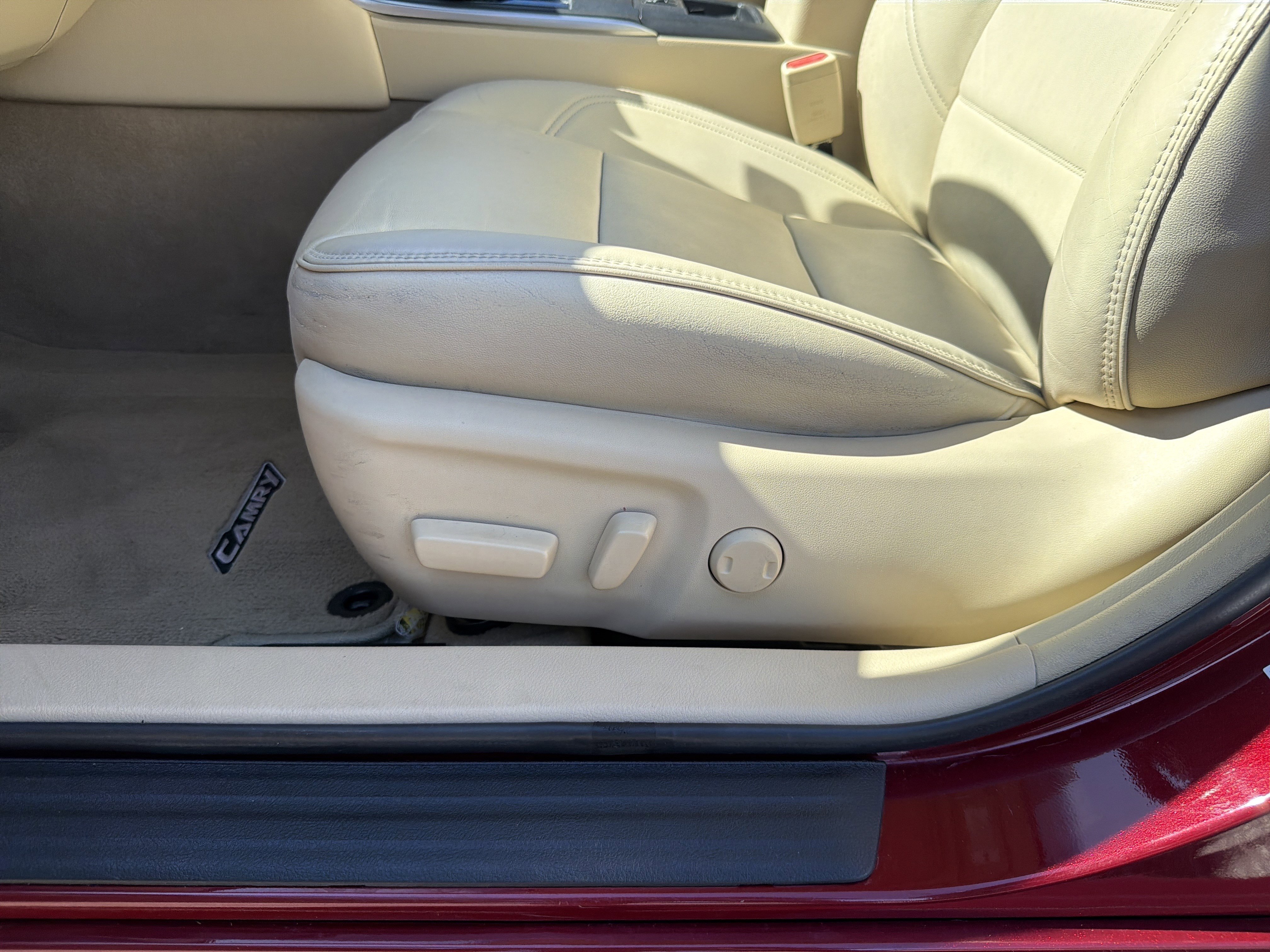 Used 2017 Toyota Camry XLE w/ Moonroof Package image 21