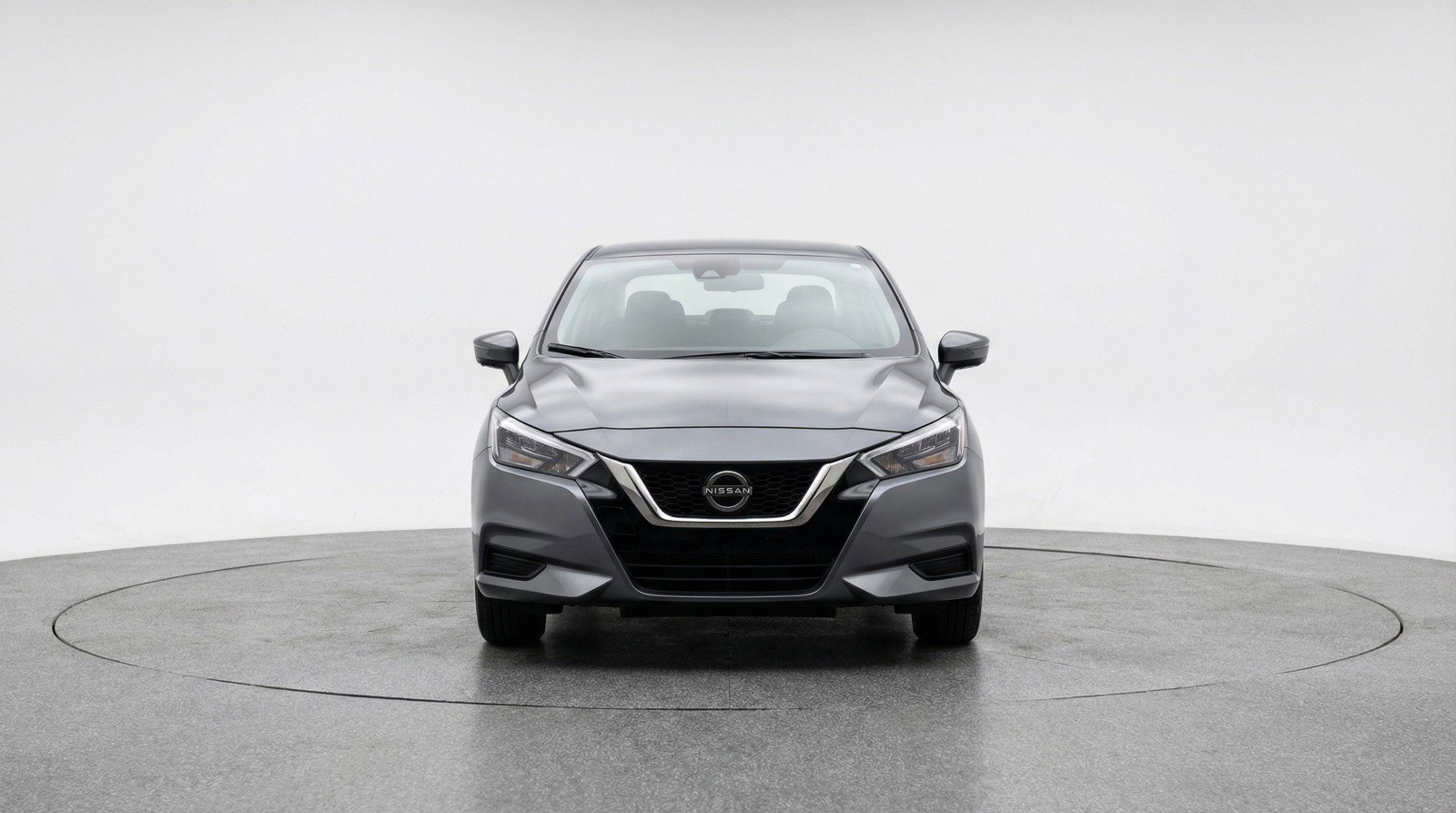 Used 2025 Nissan Versa SV image 2