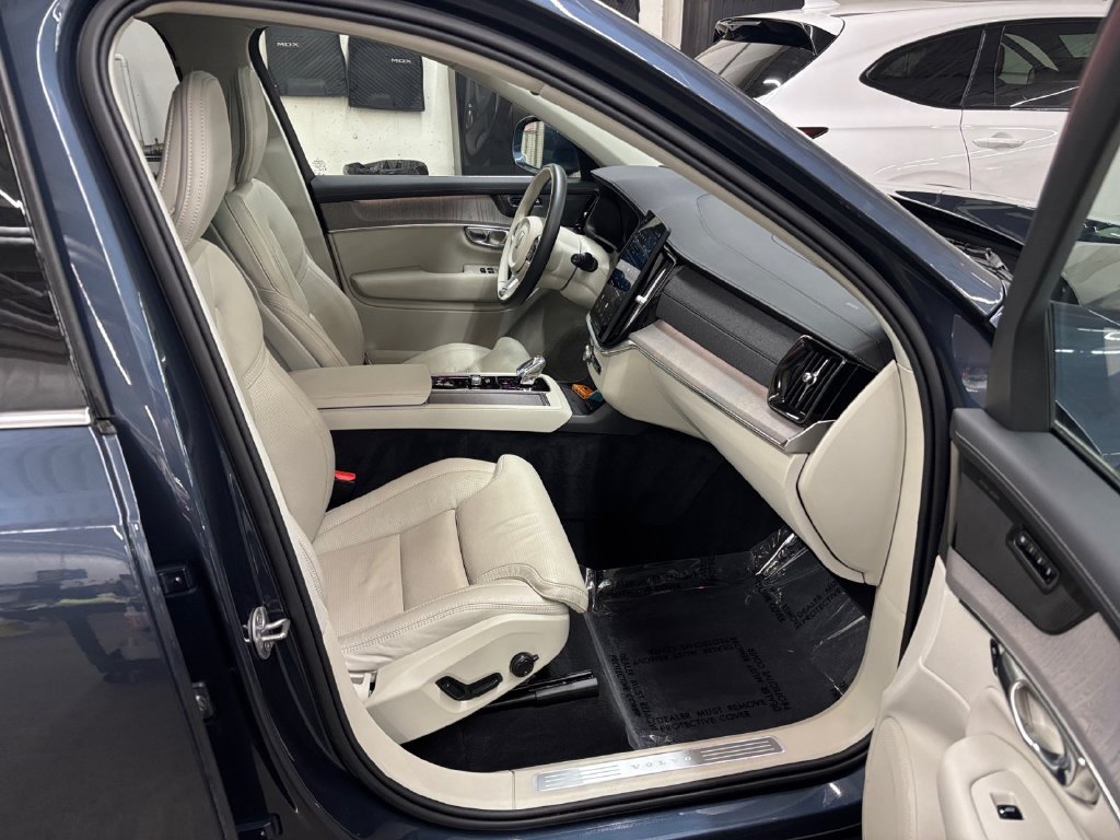Certified 2026 Volvo XC90 B6 Ultra AWD/4WD image 21