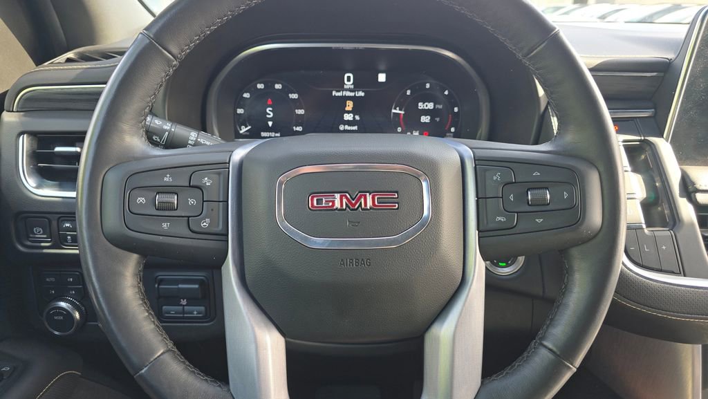 Used 2022 GMC Yukon XL SLT w/ SLT Luxury Package AWD/4WD image 27
