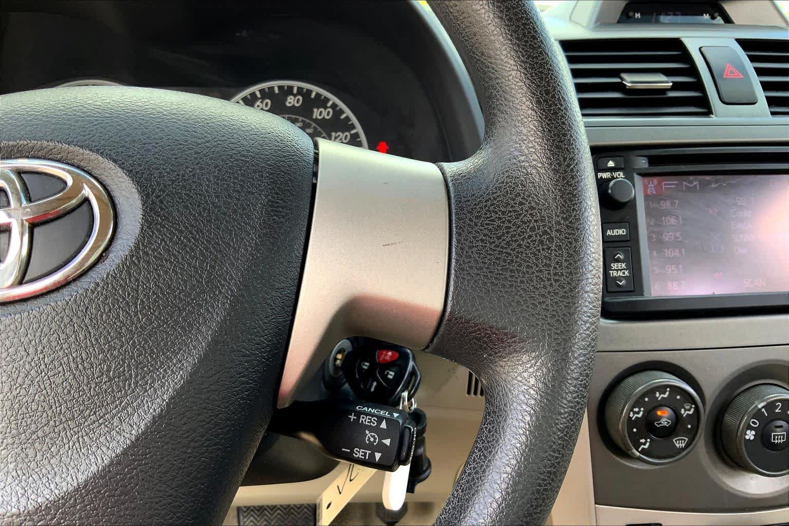 Used 2013 Toyota Corolla LE FWD image 24