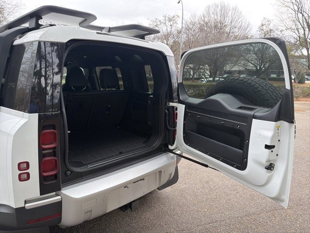 Used 2023 Land Rover Defender 110 S image 24