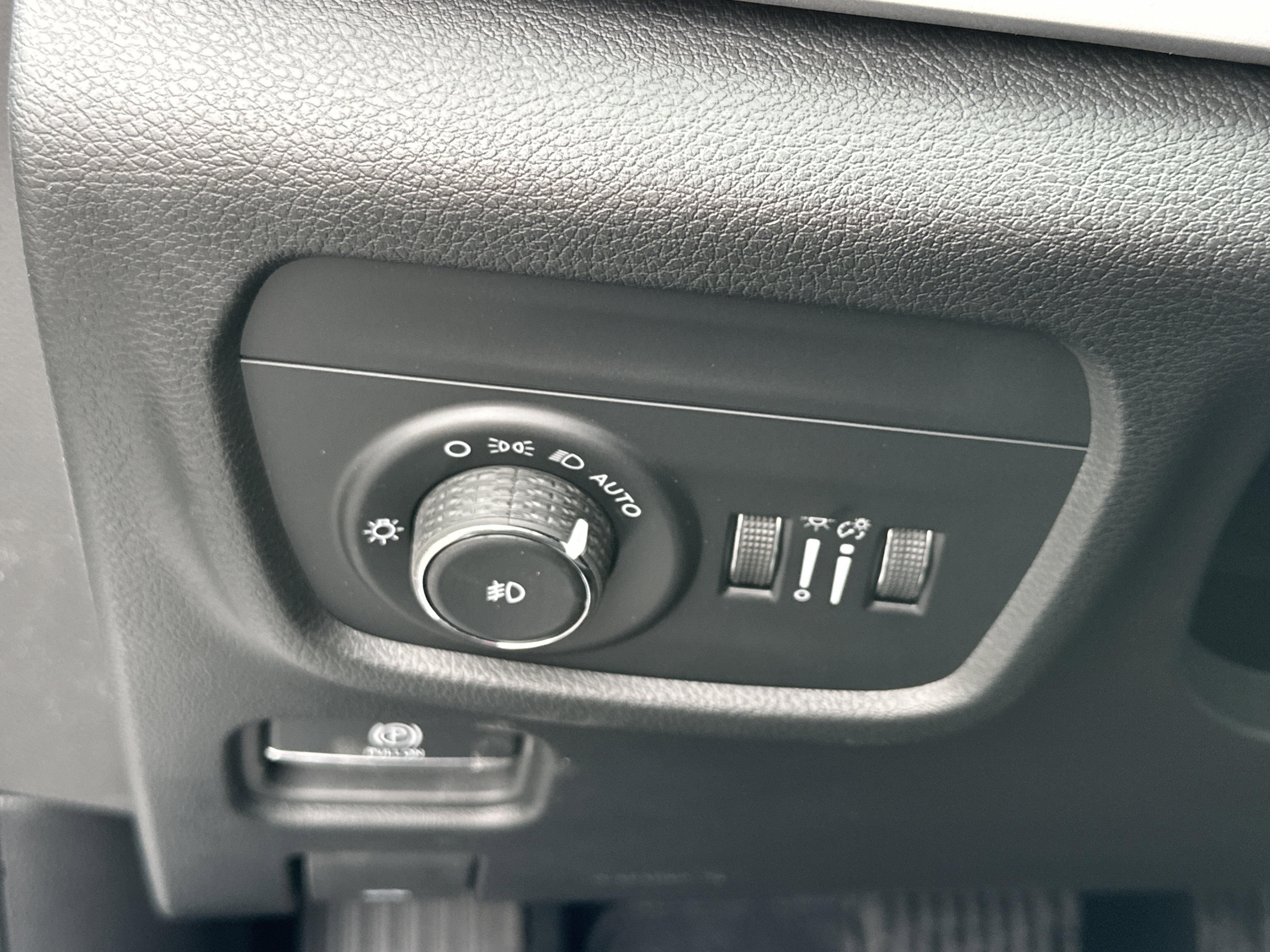 New 2026 Jeep Grand Cherokee Limited AWD/4WD image 11