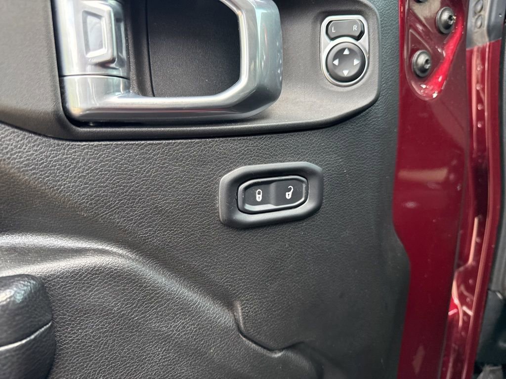 Used 2022 Jeep Gladiator Rubicon w/ Cold Weather Group AWD/4WD image 14