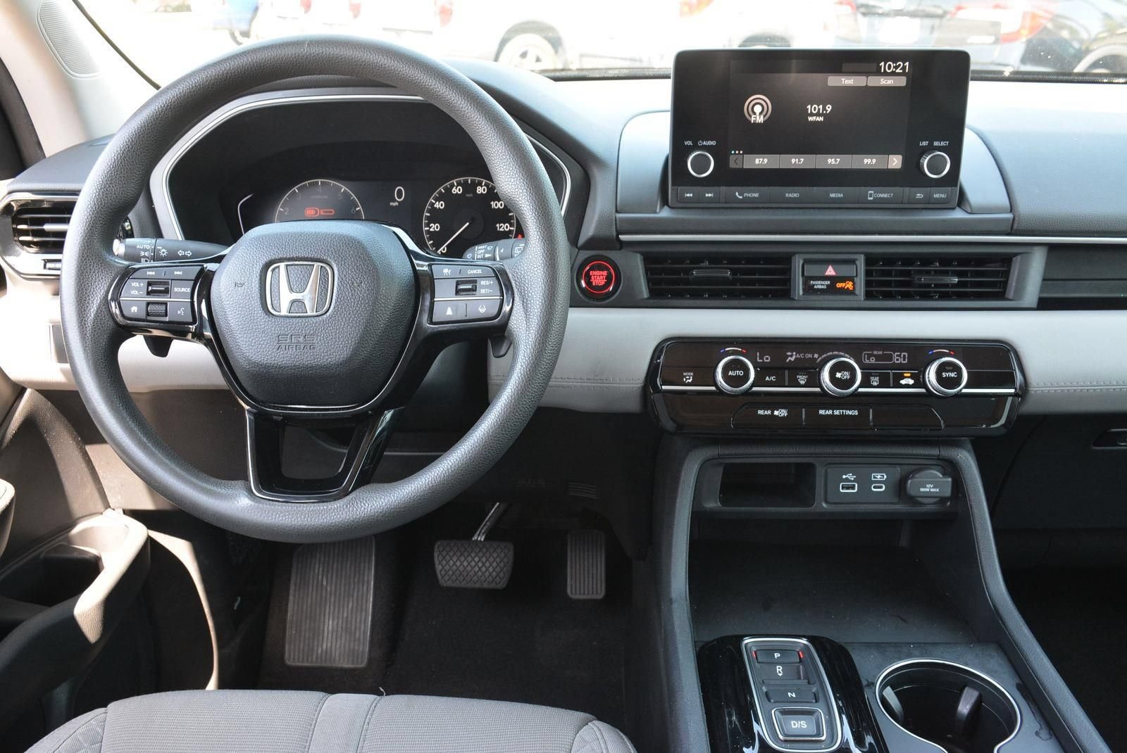 Used 2023 Honda Pilot LX image 11